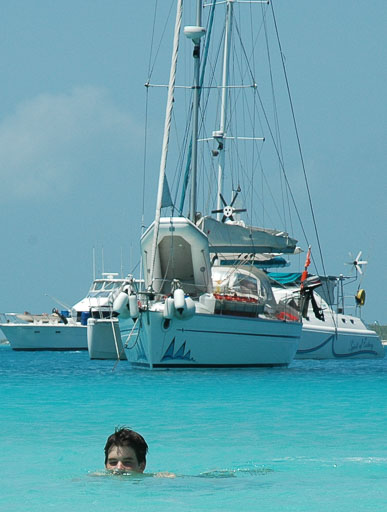 17-Venezuela og  Bonaire
 Hero