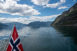 05-Sykkeltur i Lustrafjorden
 Hero
